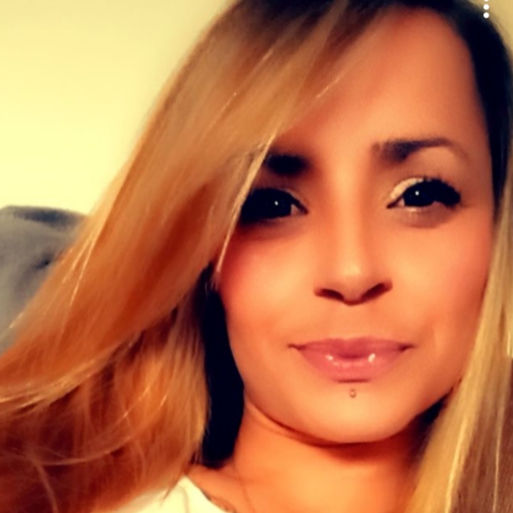 Meet your Posher, Yesenia